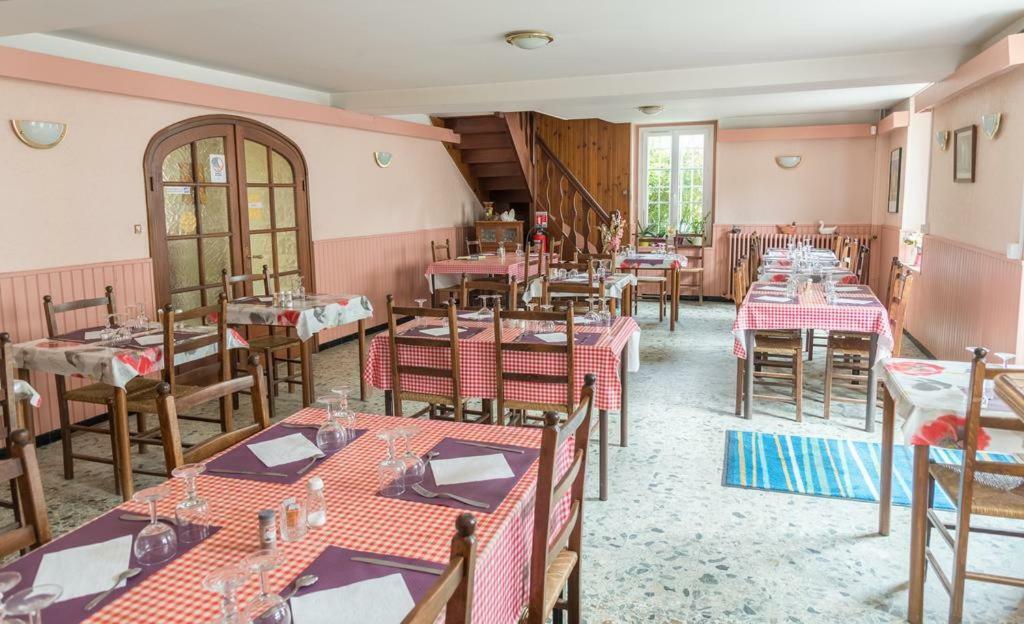 Hotel Du Cygne De La Croix Blanche Lailly-en-Val Exteriér fotografie