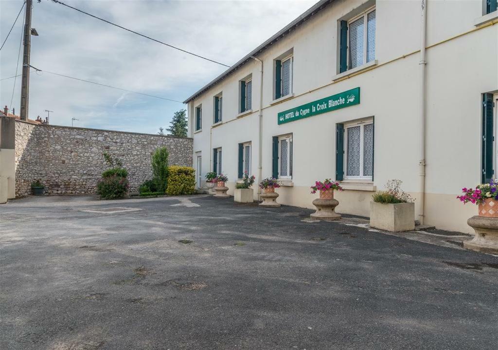 Hotel Du Cygne De La Croix Blanche Lailly-en-Val Exteriér fotografie